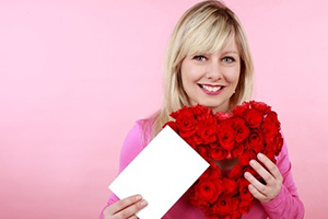 happy-woman-loveletter